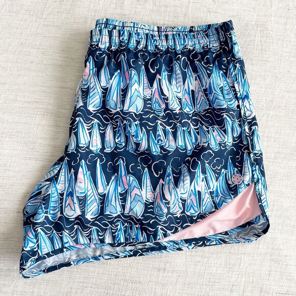 Lilly Pulitzer Luxletic Ocean Trail Short Low Tide Navy Sails and Stripes - Picture 1 of 11